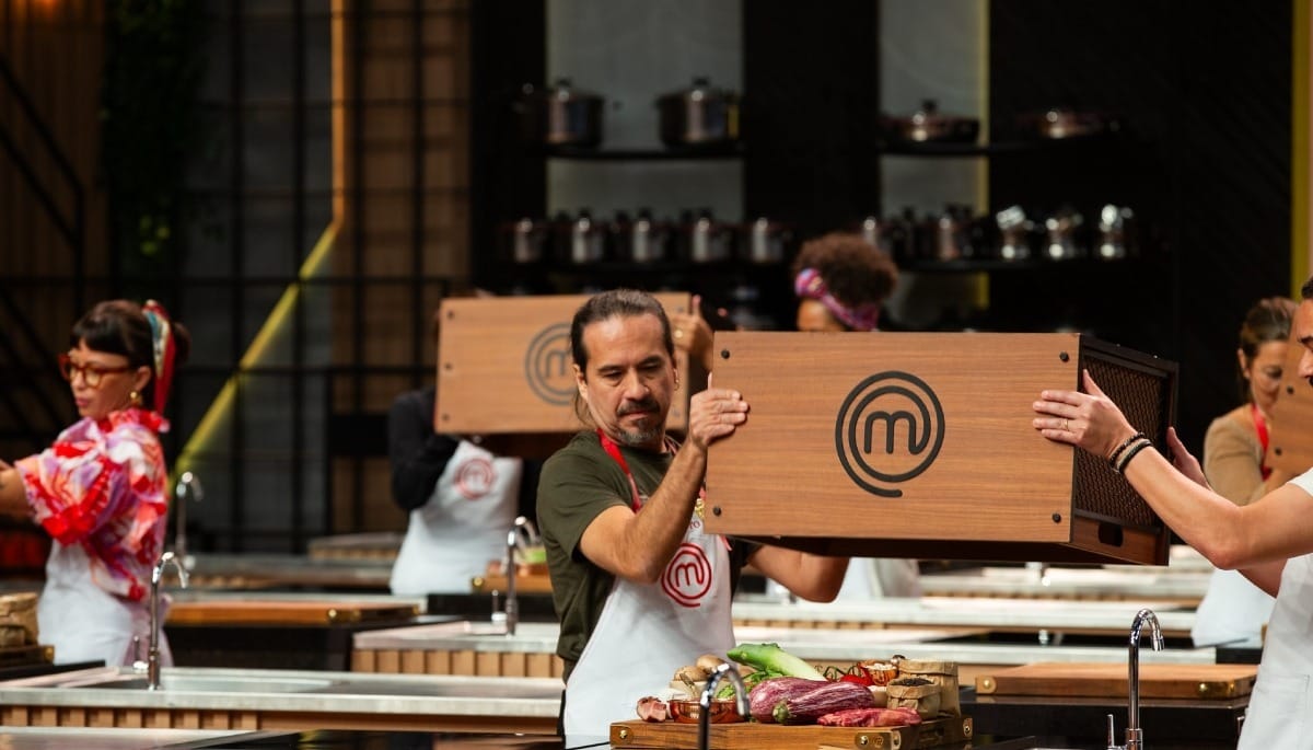 Participantes do MasterChef se desesperam com 1ª caixa misteriosa: "Sacanagem"