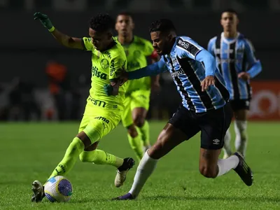 Palmeiras faz dois gols em 3 minutos e arranca empate com o Grêmio