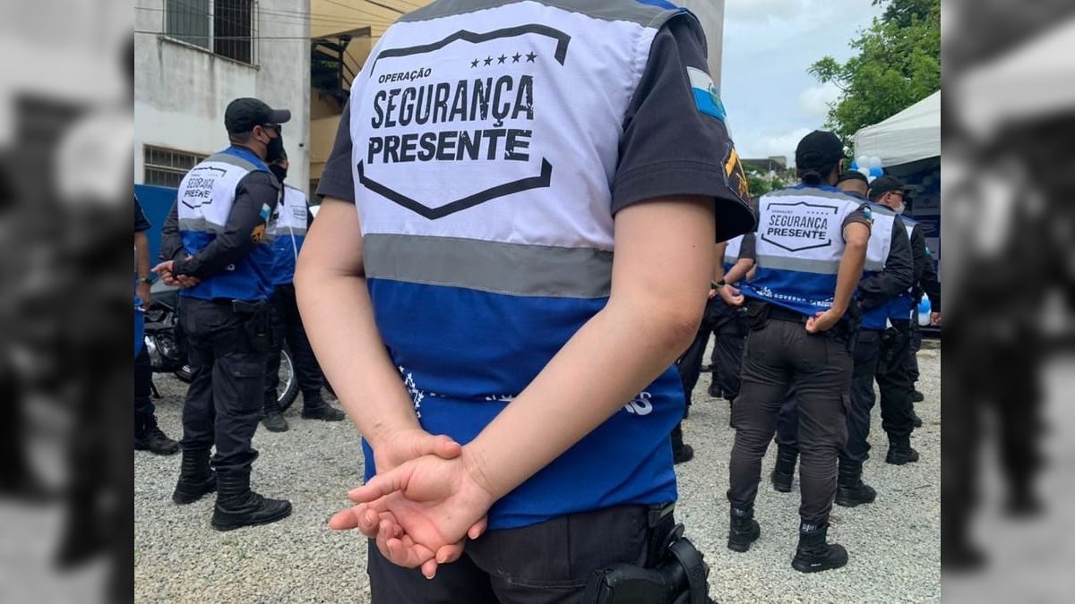 Governo do Rio diz que homem com colete do Segurança Presente nunca fez parte da corporação