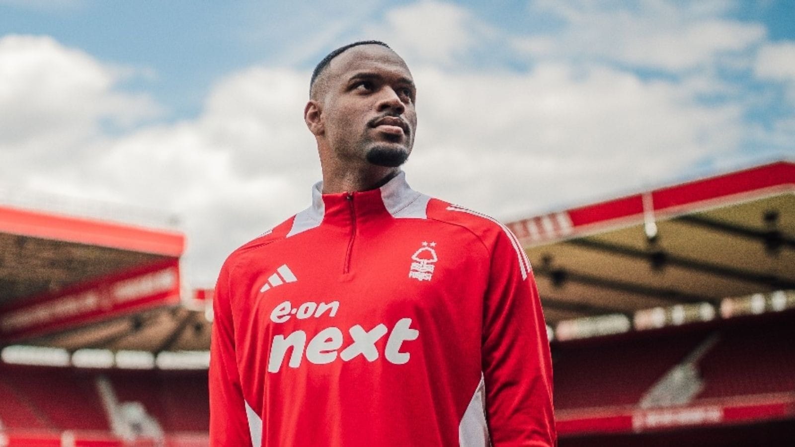 Nottingham Forest oficializa a contratação de Carlos Miguel, ex-Corinthians