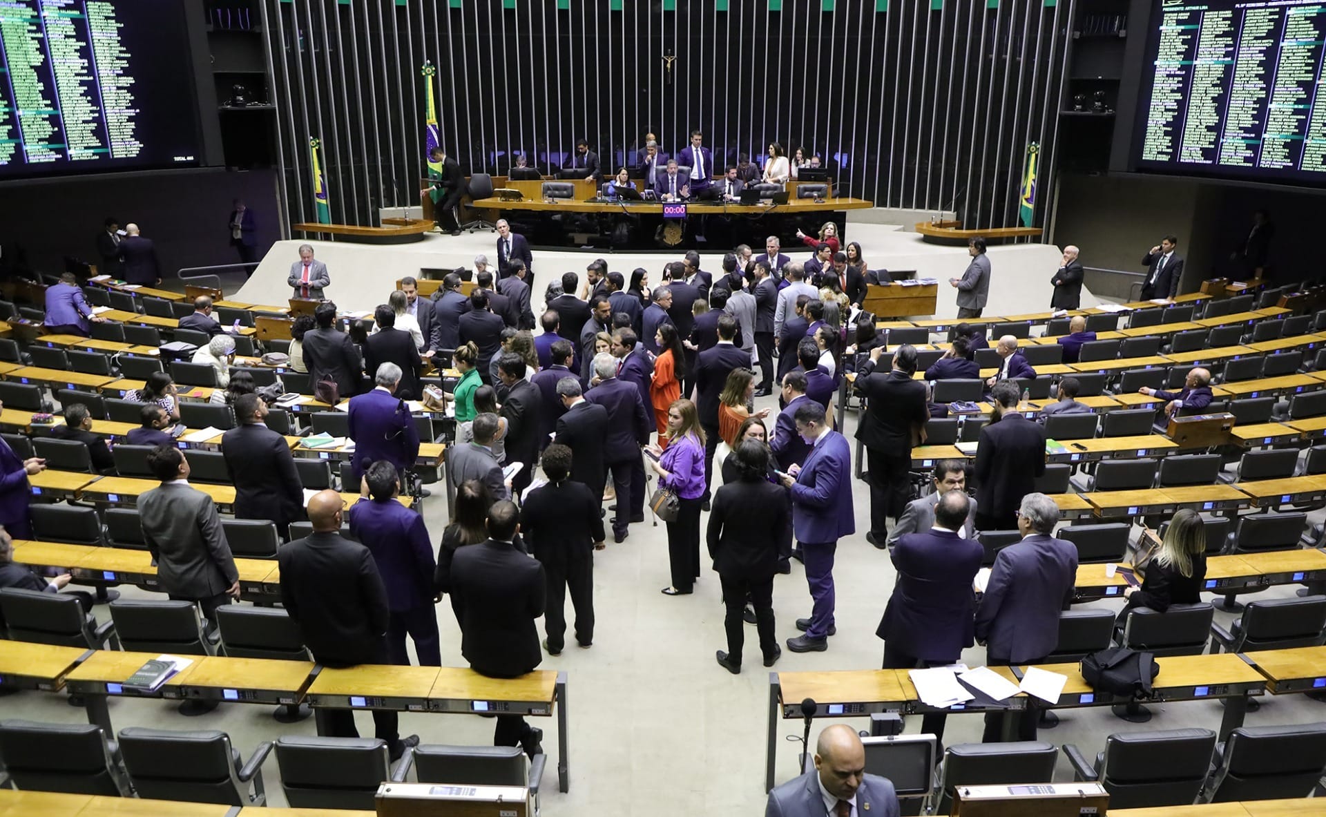 Câmara fecha acordo sobre comando das comissões; CCJ ficará com o União Brasil