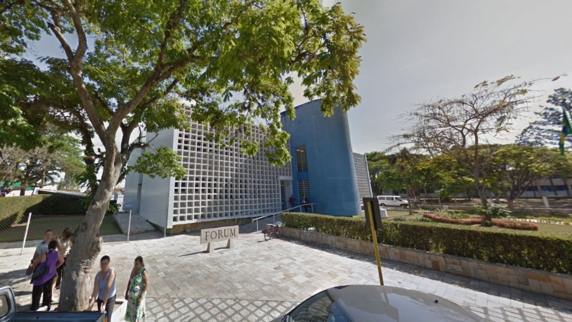 Polícia Militar prende dois criminosos por homicídio, posse de arma e tráfico em Lorena