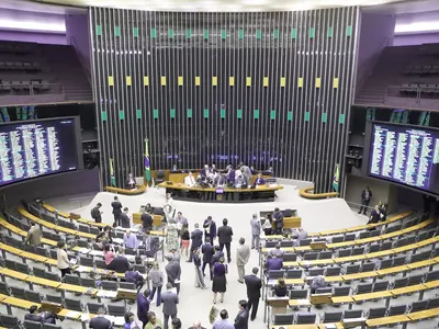 Orengo: Reforma administrativa quer fim do supersalário e férias de 60 dias