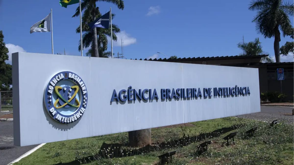 O que é a investigação da 'Abin paralela', que indiciou Bolsonaro, Carlos e Ramagem