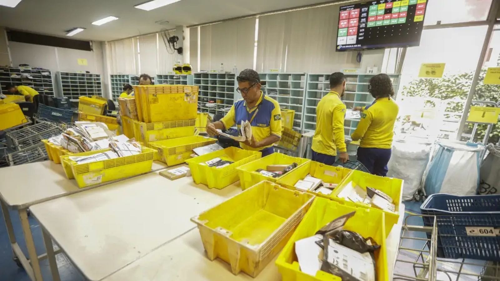 Posso devolver compra internacional se fui taxado? Advogado responde