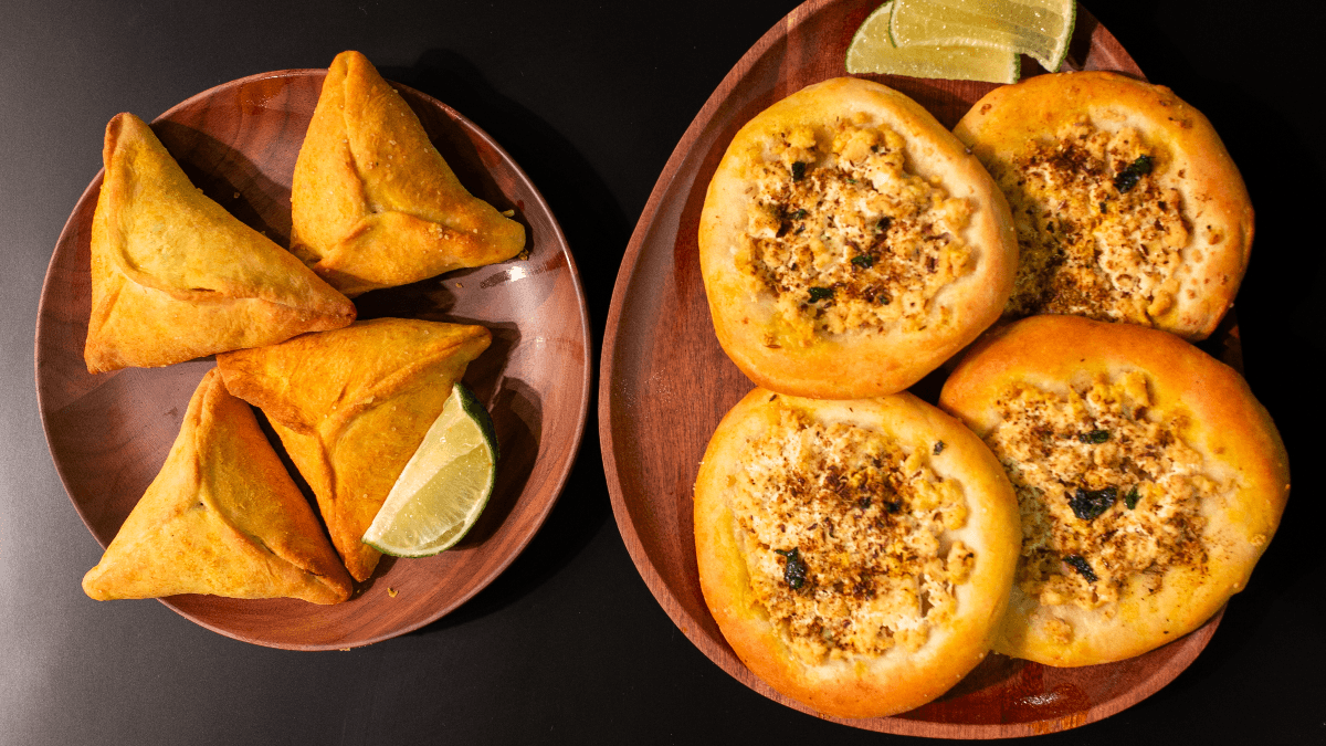 Esfiha aberta de tofu e zaatar e esfiha fechada de ricota e espinafre | Band Receitas