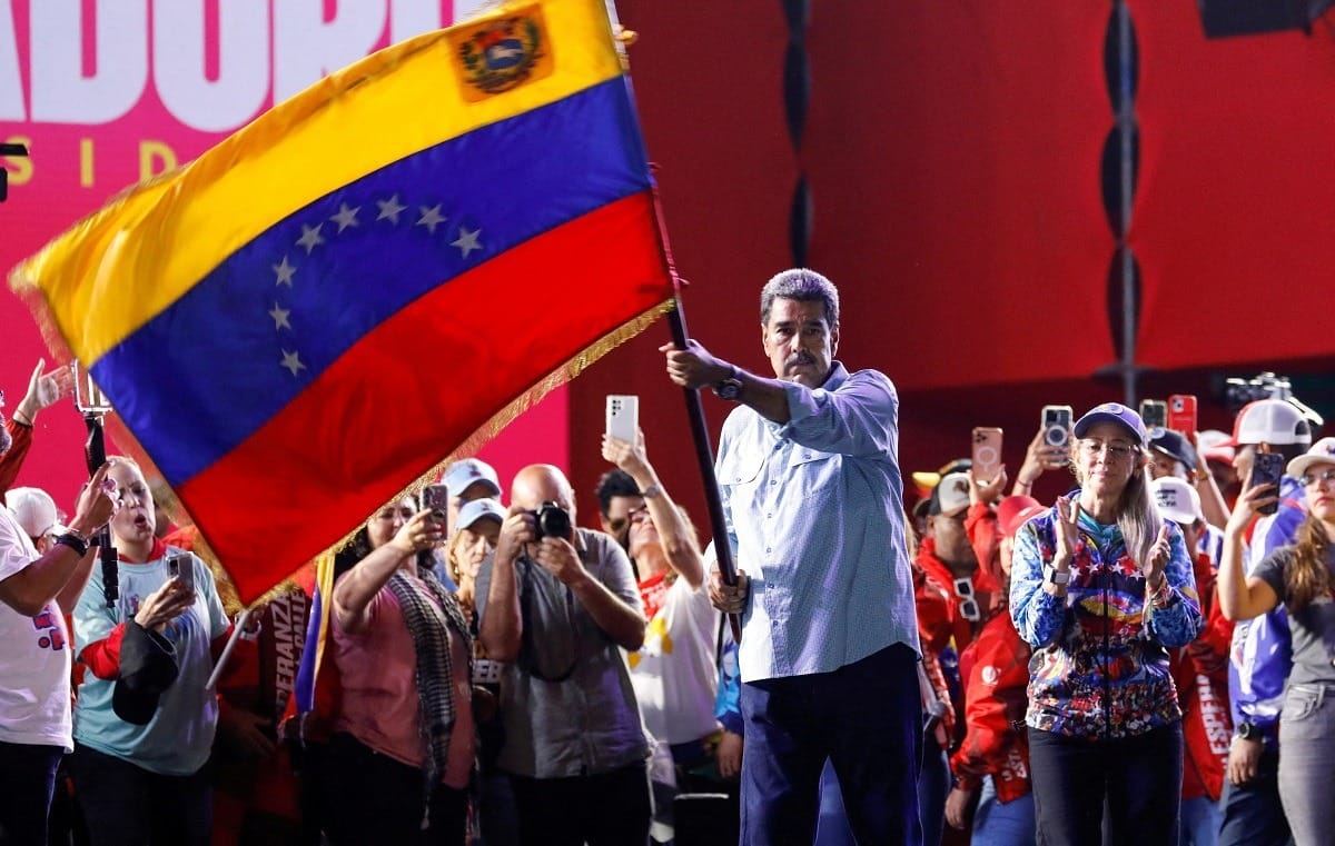 Nicolás Maduro é reeleito na Venezuela, segundo Conselho Nacional Eleitoral