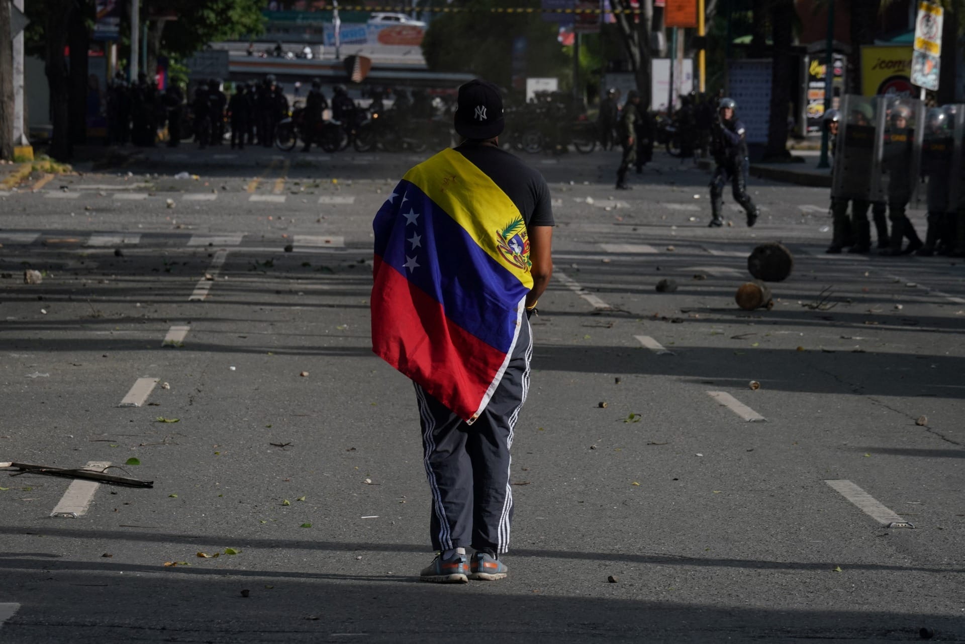 Venezuela liberta presos políticos e promete fechar centros de tortura