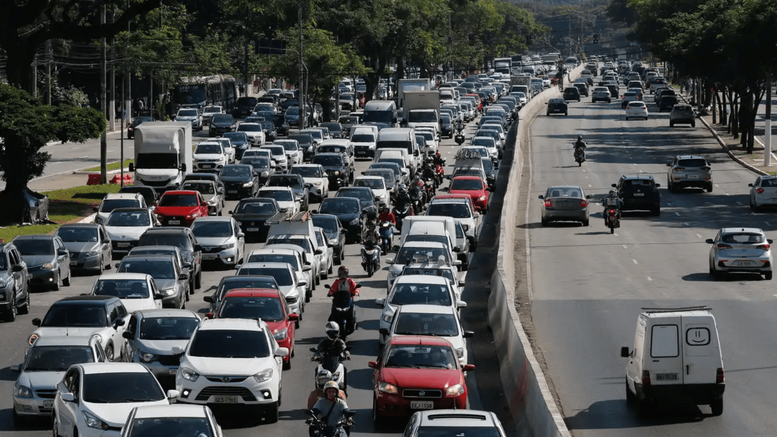 Um carro é roubado ou furtado a cada cinco minutos na cidade de São Paulo