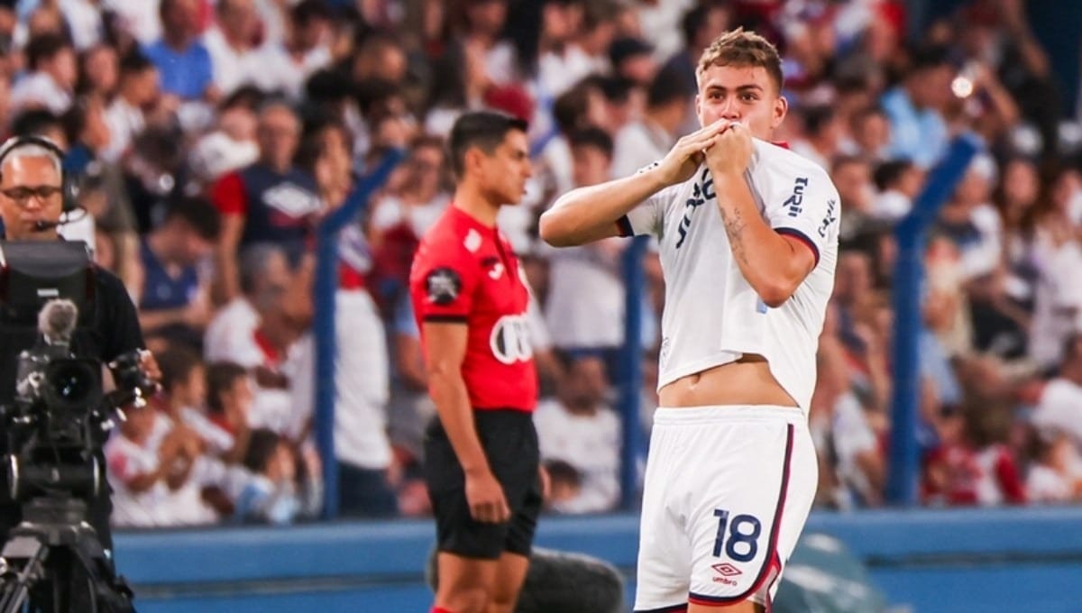 Rival do São Paulo na Libertadores tem filho de ídolo uruguaio no elenco