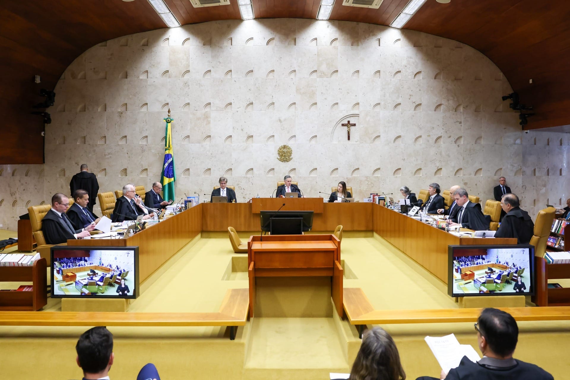 Reinaldo: Está de volta a questão da regulação das 'big techs', que viraram governo nos EUA