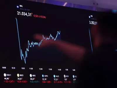 Ibovespa renova recorde histórico e fecha aos 148.780 pontos