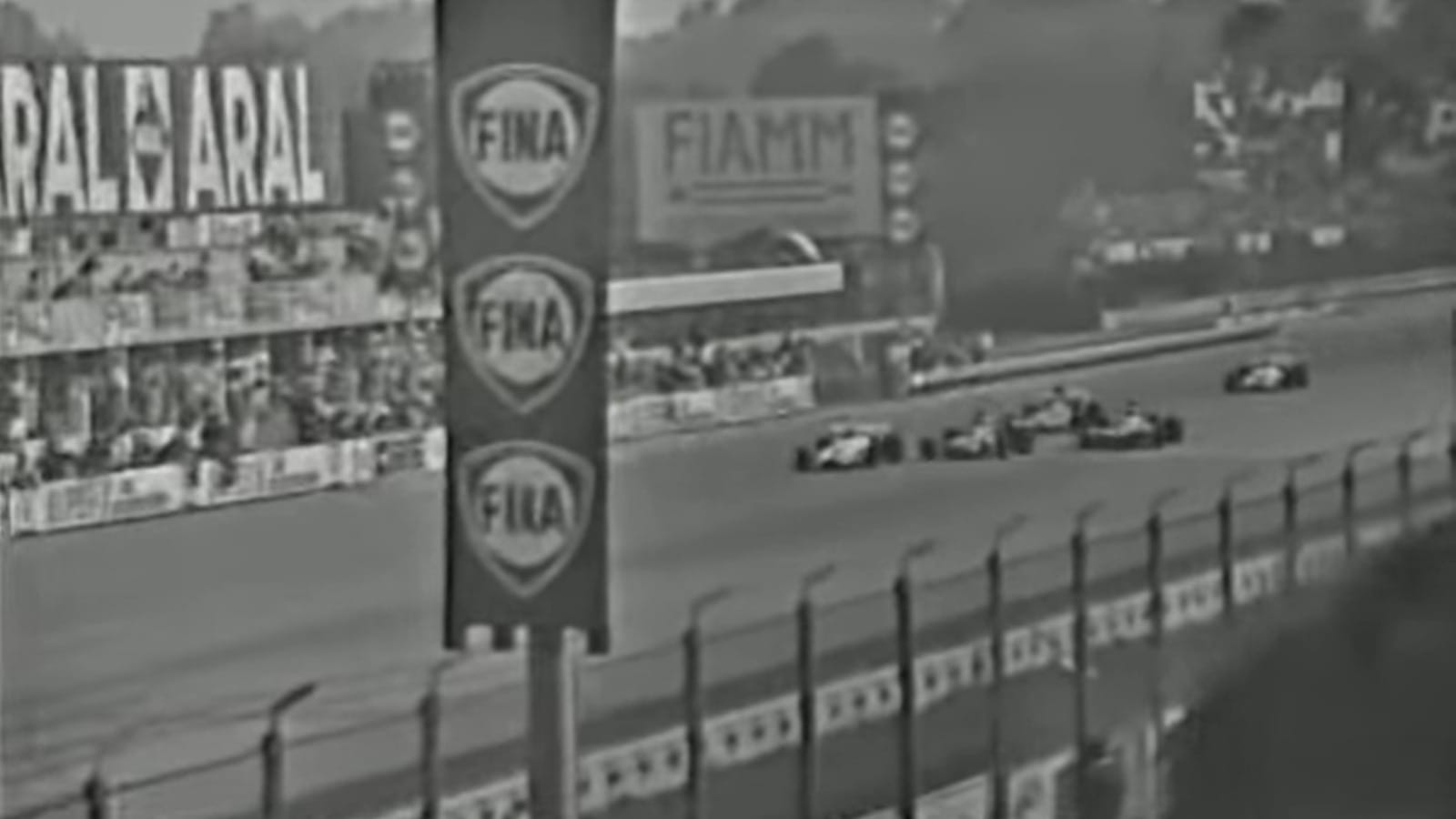 Cinco pilotos chegaram praticamente juntos no GP da Itália de 1971 (Imagem: Reprodução)