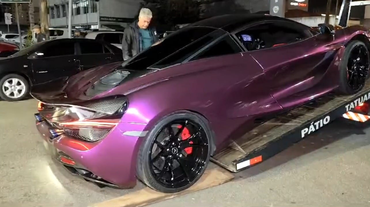 McLaren apreendida pela polícia (Foto: Reprodução/Bora Brasil)