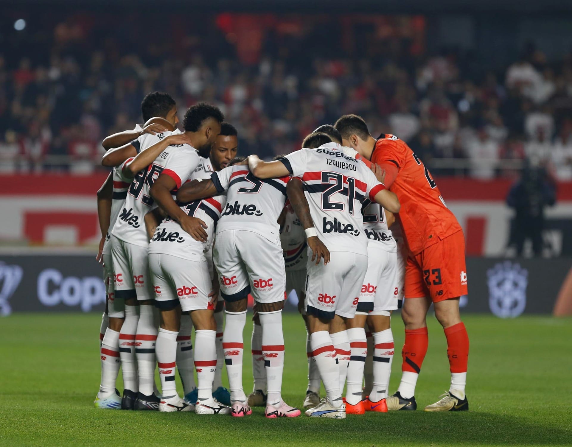 Rafinha diz que jogadores não foram consultados sobre adiamento de jogo após morte de Izquierdo