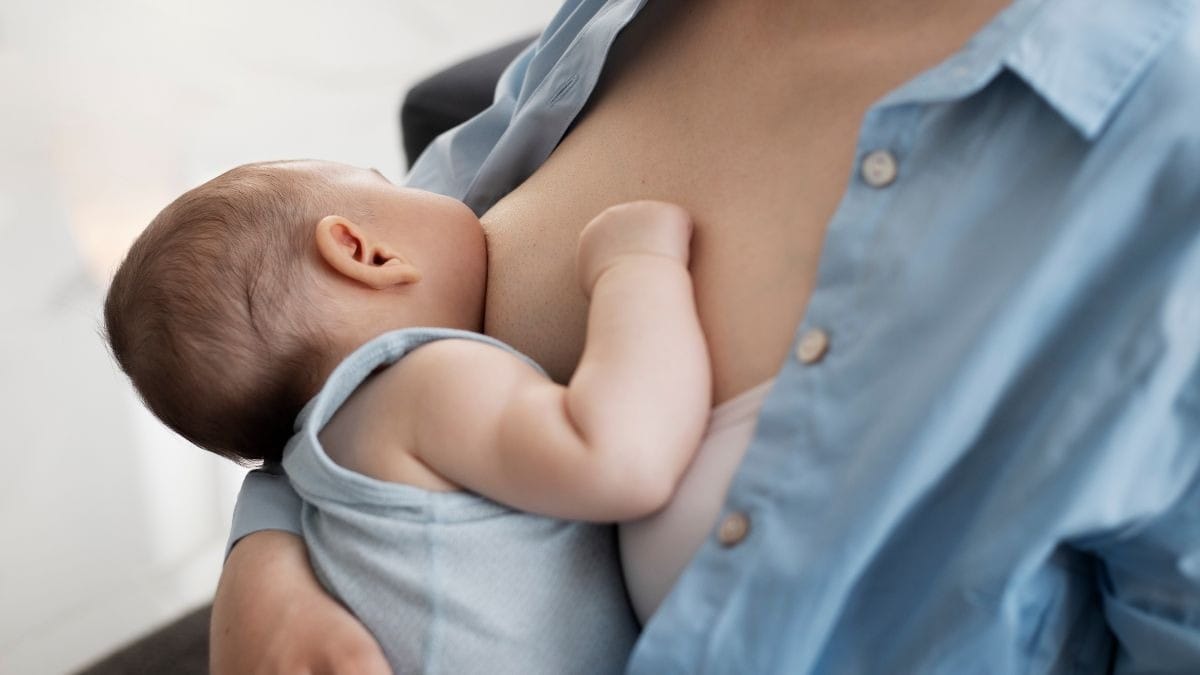 Agosto Dourado: campanha incentiva o aleitamento materno até os 2 anos de idade do bebê
