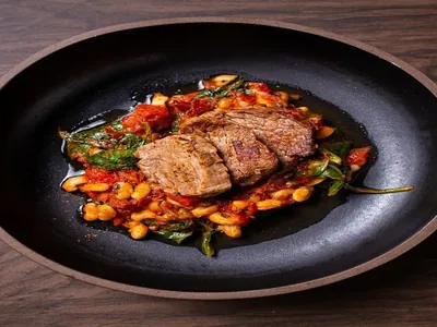 Feijão manteiguinha, espinafre e carne de sol | Band Receitas
