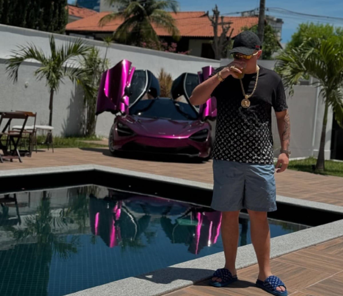 Filho de Deolane diz que recuperará McLaren apreendida: 'Semana que vem tá na rua'