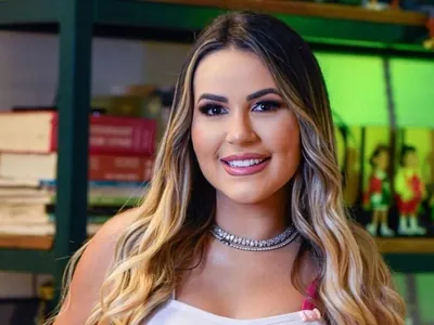 Dino rejeita apelo e barra prisão domiciliar para Deolane Bezerra