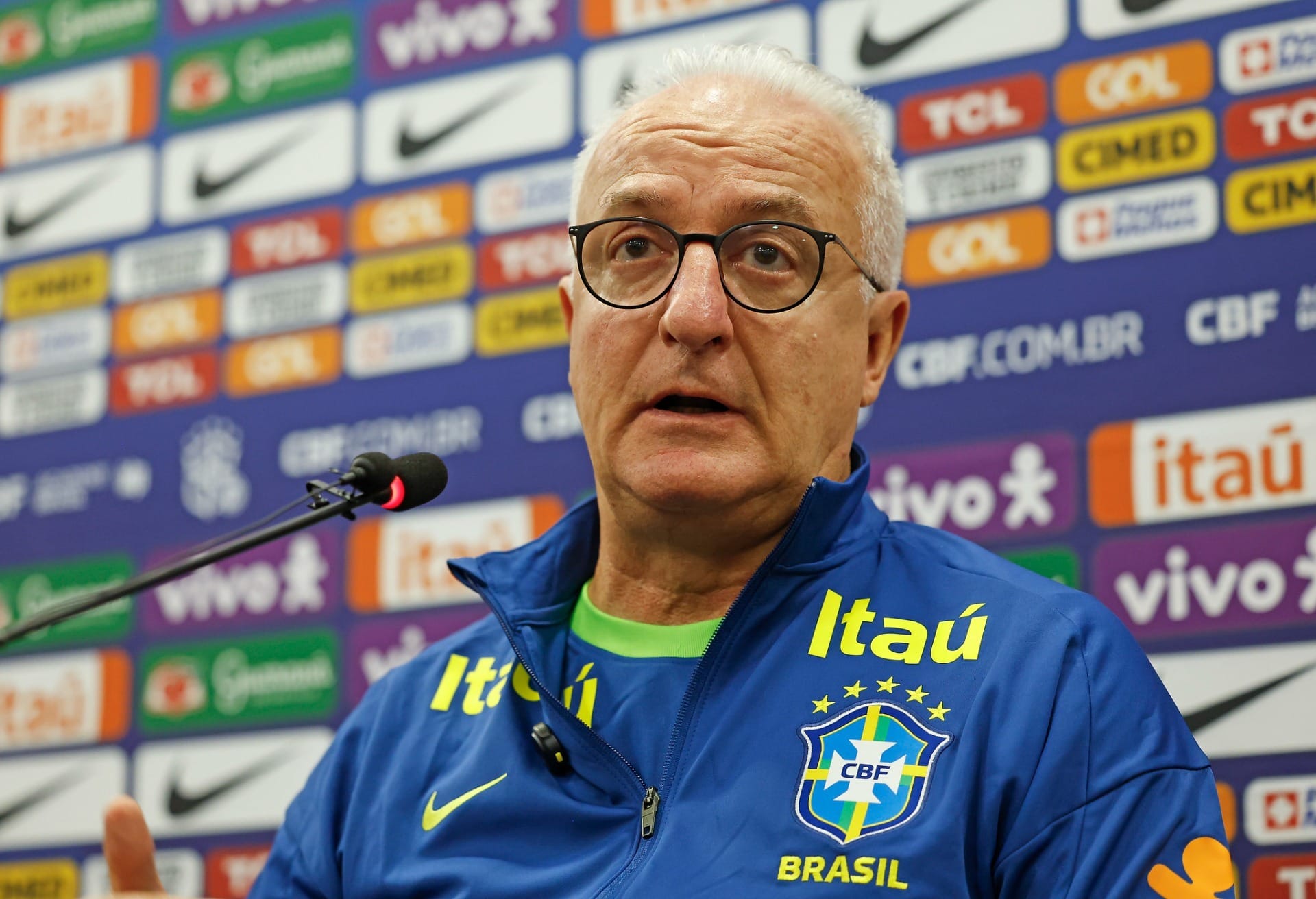 CBF divulga lista de pré-convocados com Neymar, seis jogadores do Flamengo e dois do botafogo