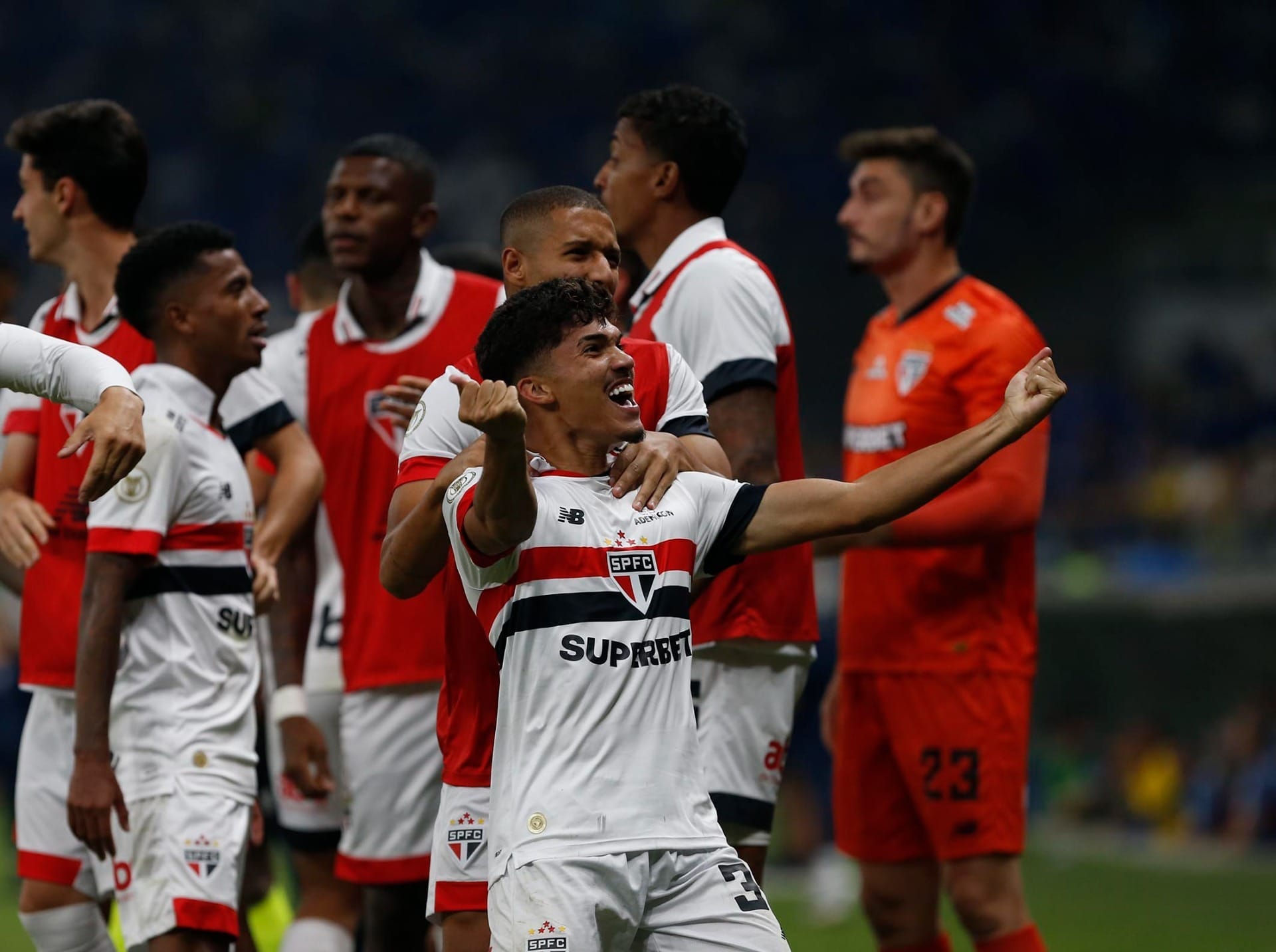 Diretor do São Paulo, Belmonte explica venda de William Gomes: "Muito adequada"