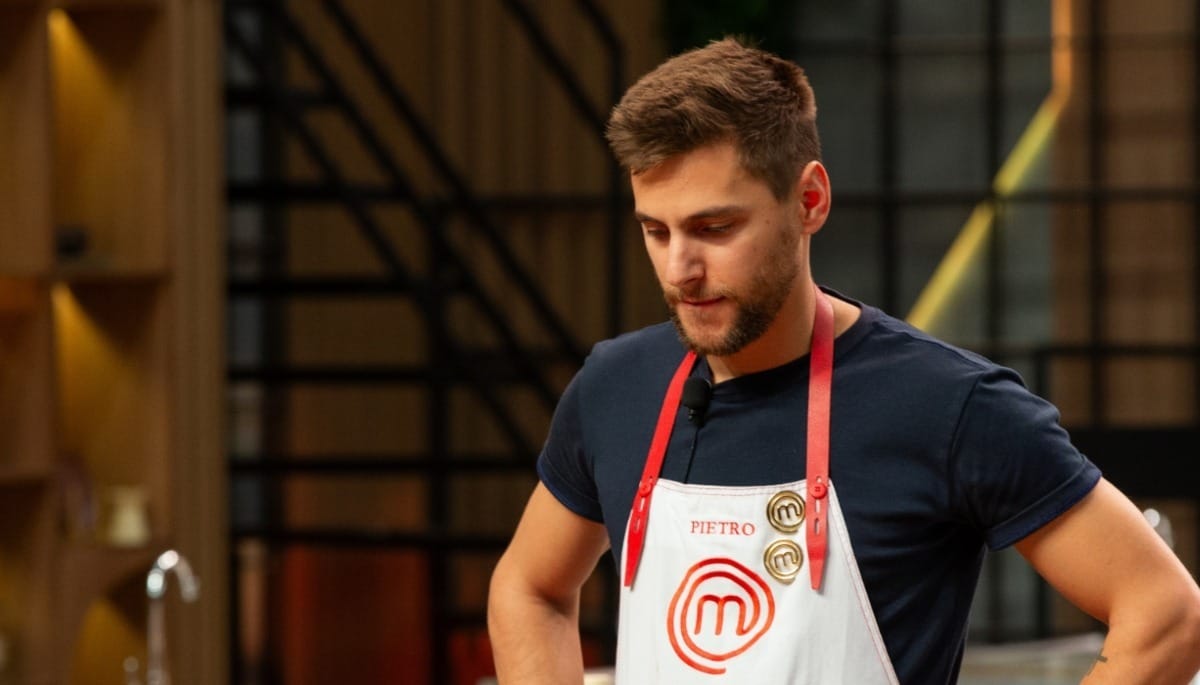 Pietro é eliminado do MasterChef após desastre com torta mousse: "Era meu ponto fraco"