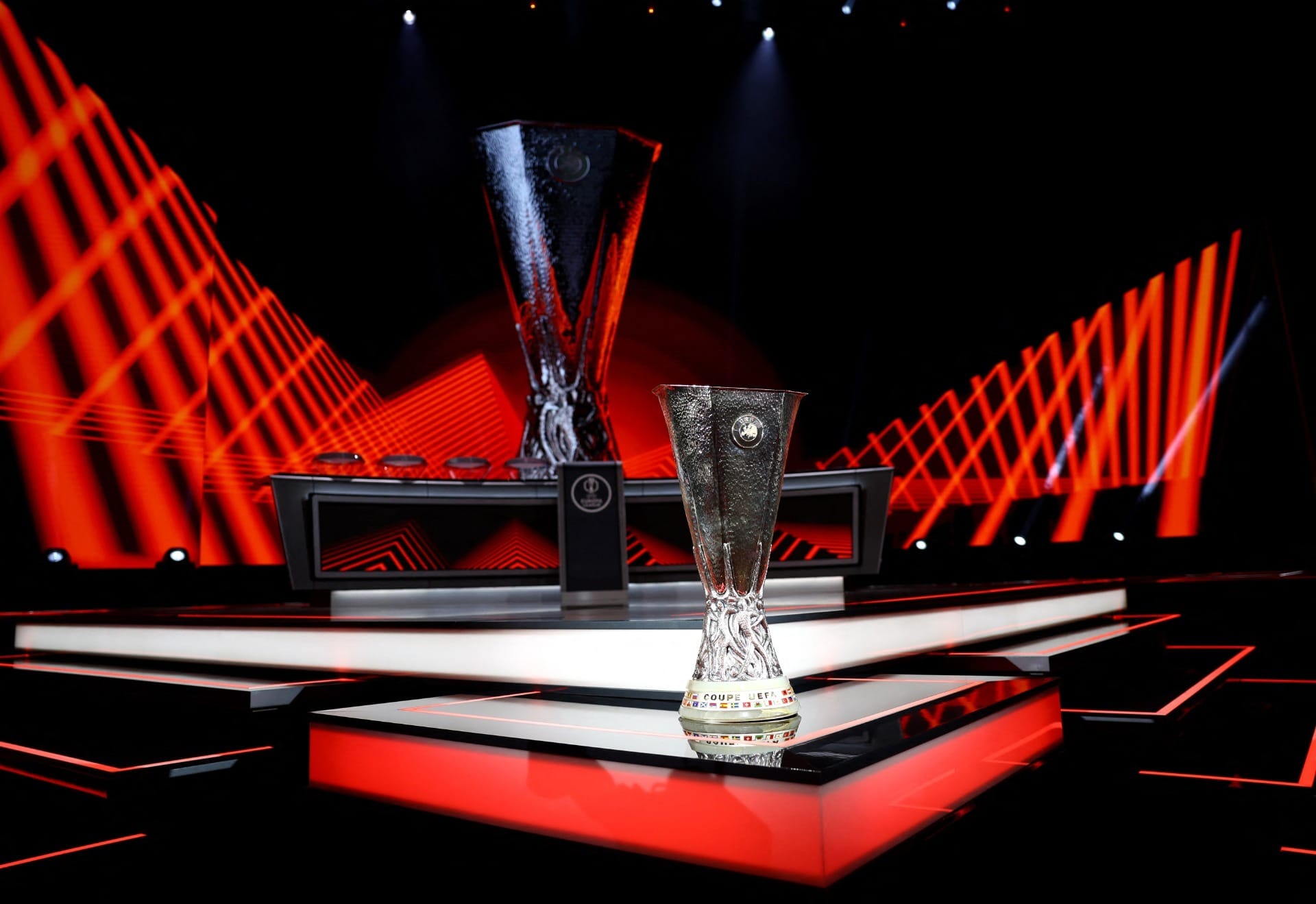 Sem grupos e times da Champions: entenda o novo formato da Liga Europa