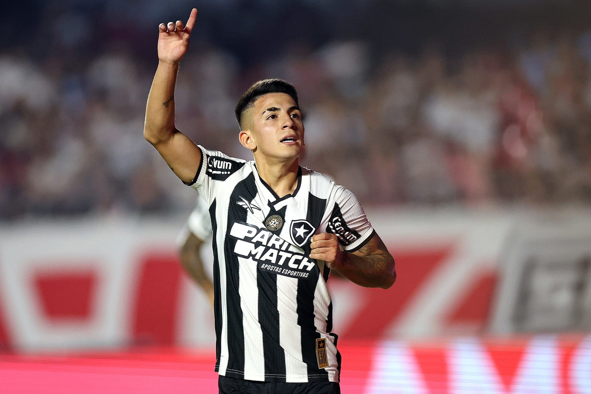 Botafogo sofre, mas vence São Paulo nos pênaltis e avança à semifinal da Libertadores