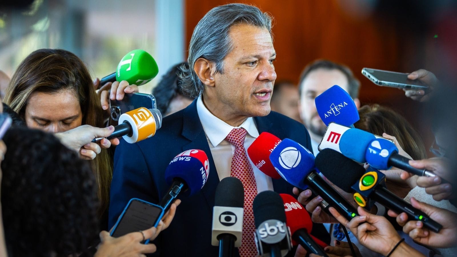Haddad afirma que governo enviará dois projetos de lei alternativos à MP do IOF 1