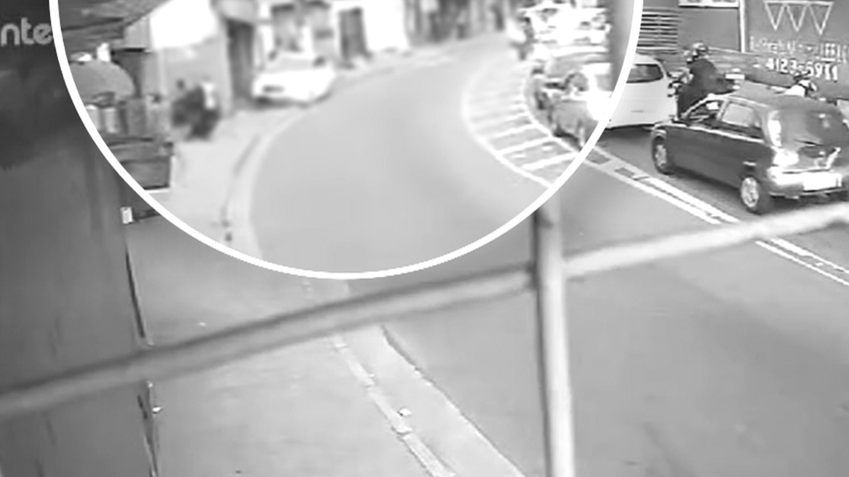 Vídeo: motorista de app passa mal, invade calçada e atropela cinco pessoas em SP