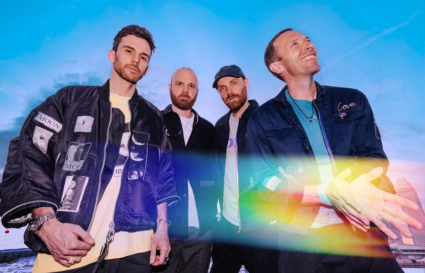 Moon Music: mesmo genérico, novo álbum do Coldplay entrega canções para apresentações ao vivo