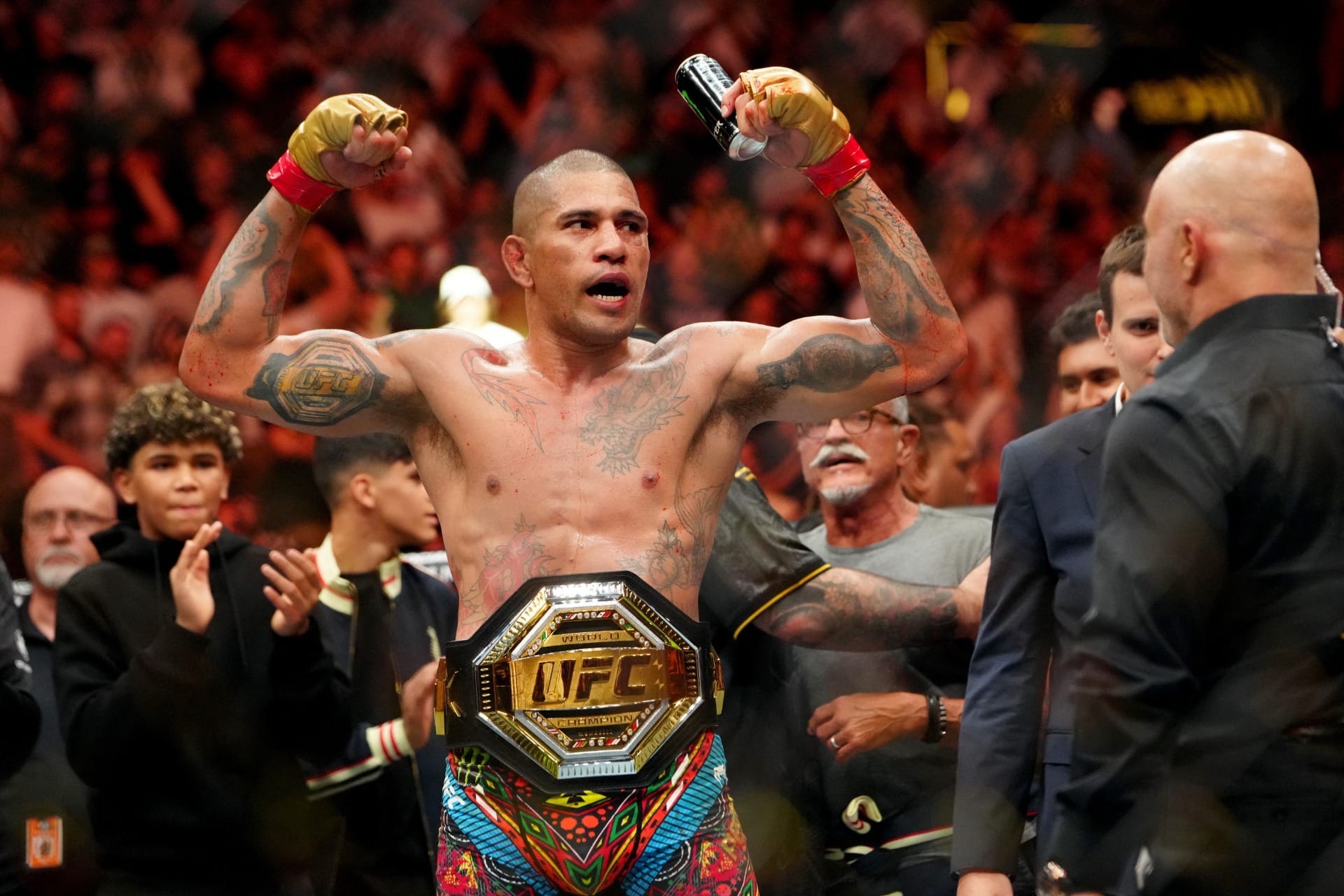 UFC 307: Alex Poatan desmonta Khalil Rountree Jr. e vence com nocaute avassalador