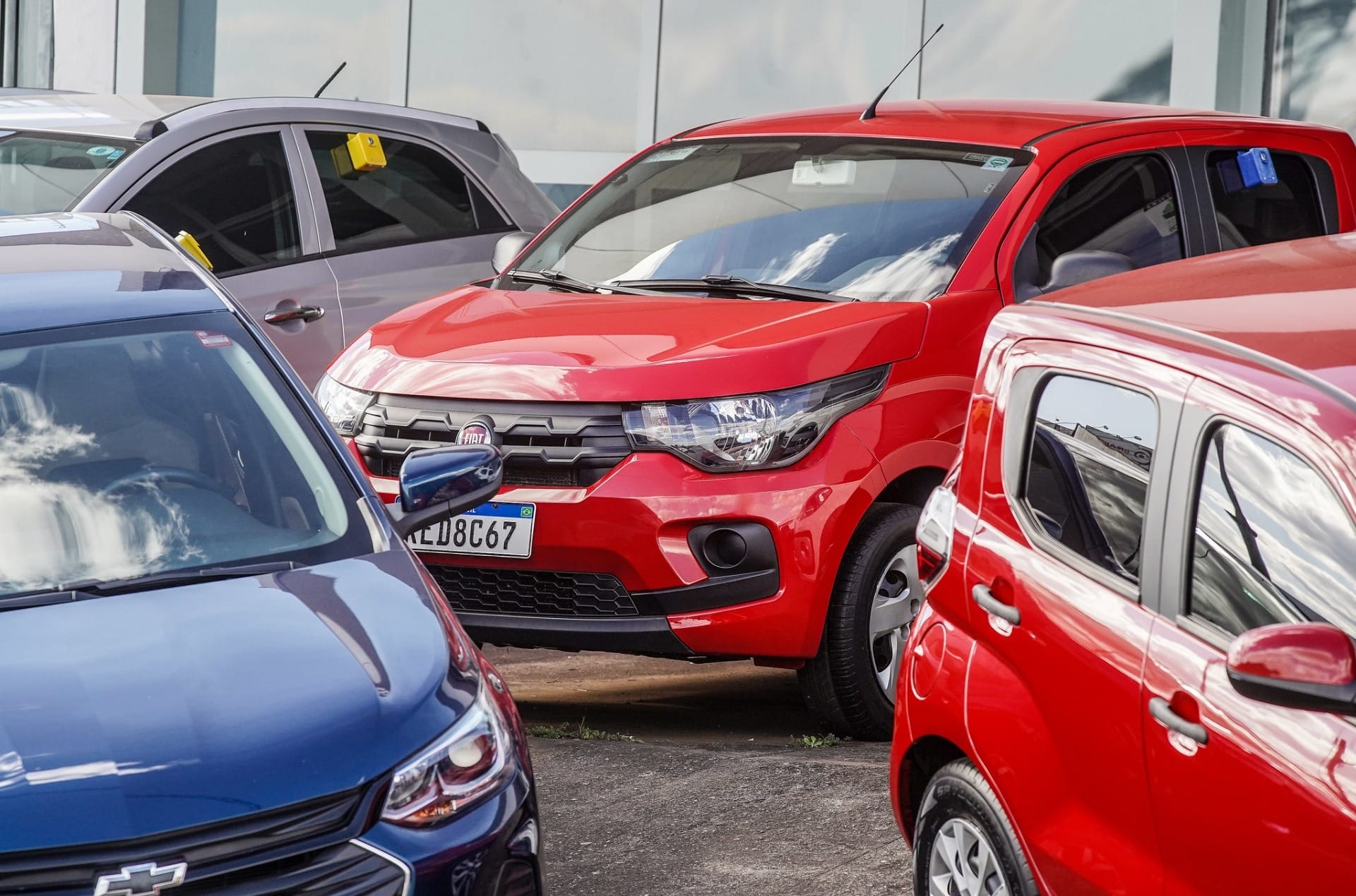 Carros, ônibus, SUVs: leilão de veículos da Receita Federal recebe propostas no Vale do Paraíba