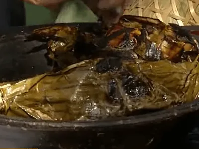 Pirarucu na brasa com açaí e farinha de mandioca | Band Receitas