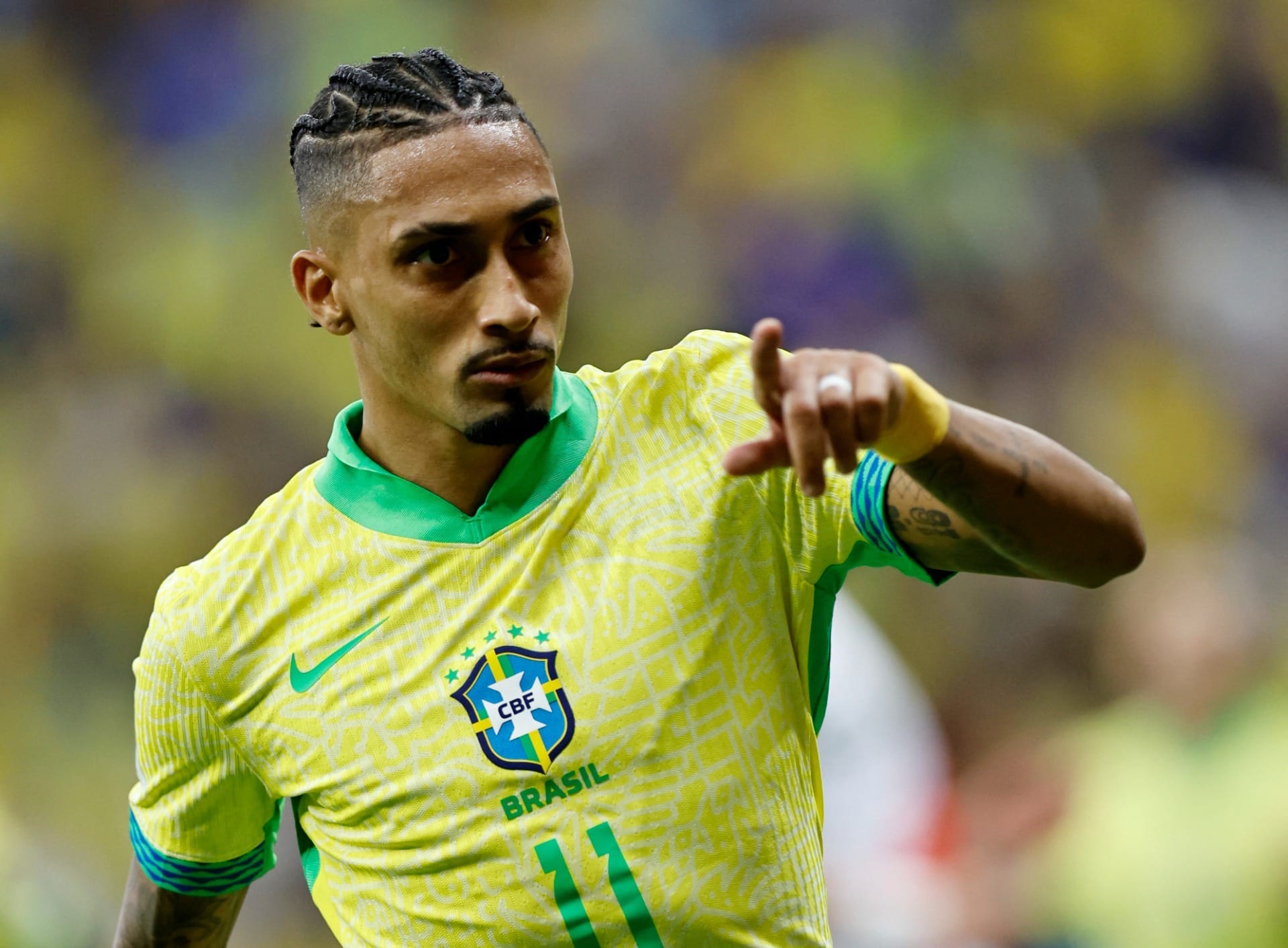 Raphinha se prepara para Argentina x Brasil: 'Porrada, dentro e fora de campo. F...-se eles'