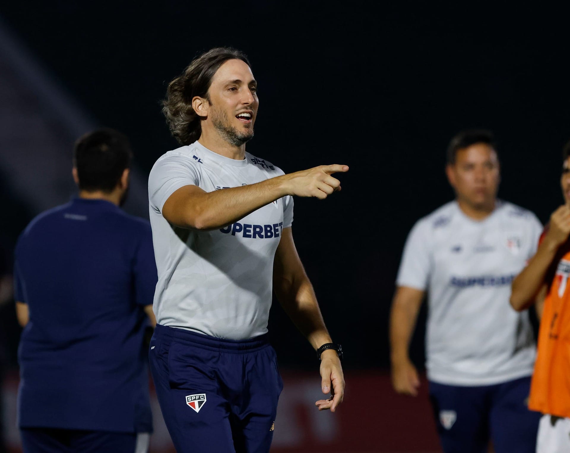 Zubeldía elogia São Paulo por vitória na Libertadores, mas reconhece atuação fraca
