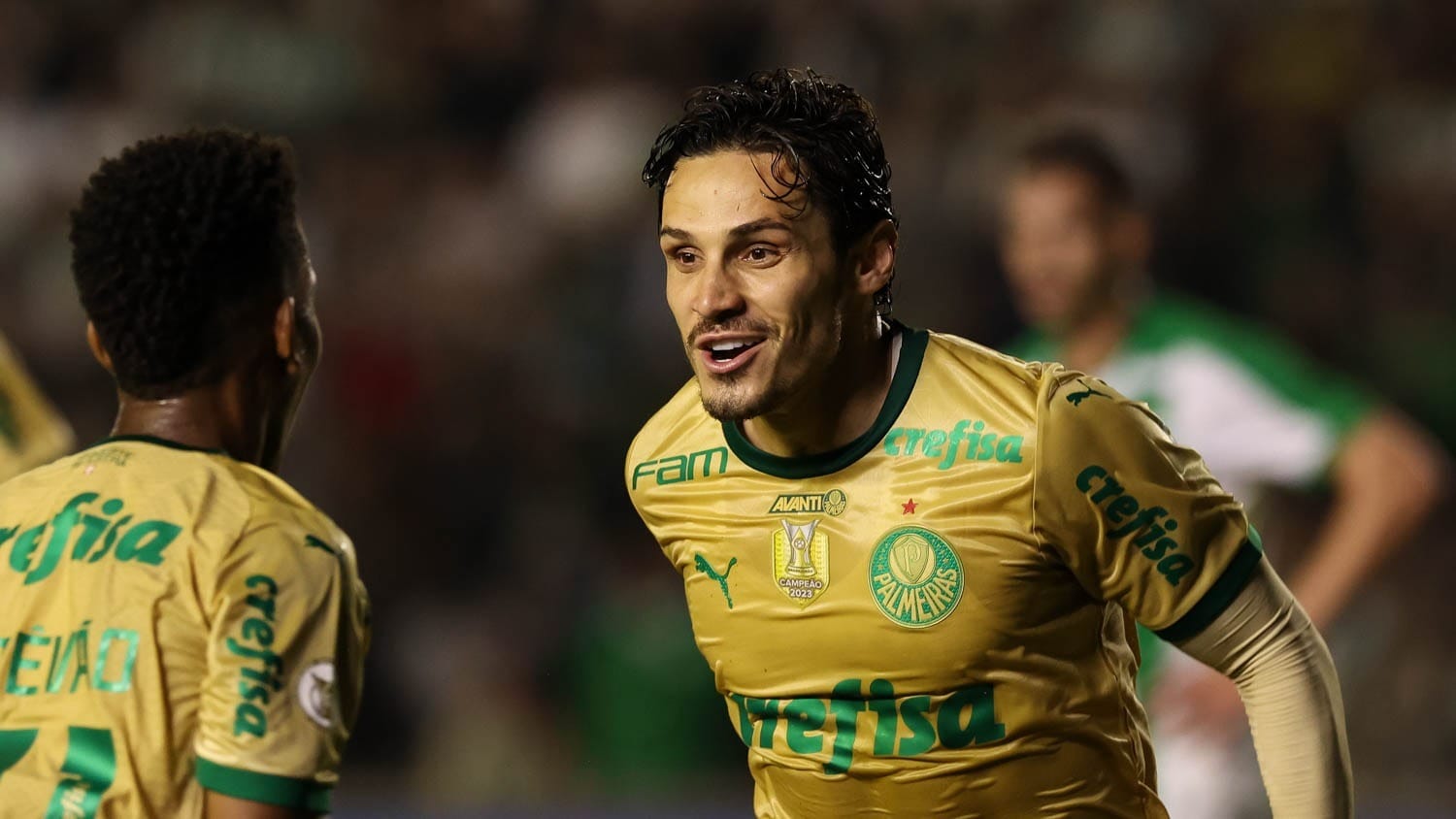 Veiga revela ter jogado no "sacrifício" e retornará sem dores no Palmeiras