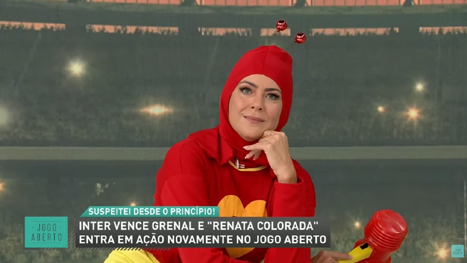 Chapolin Colorada: Renata Fan coloca fantasia e zoa Grêmio após vitória do Inter