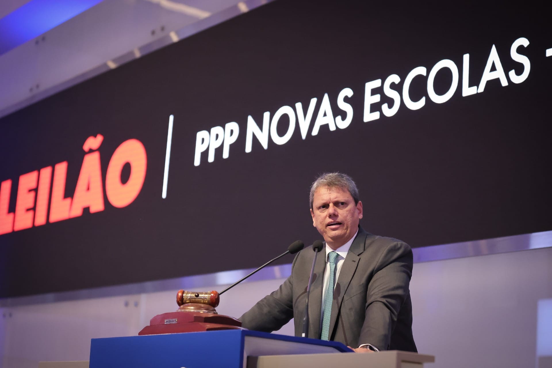 Justiça suspende leilão que privatiza construção de escolas em São Paulo