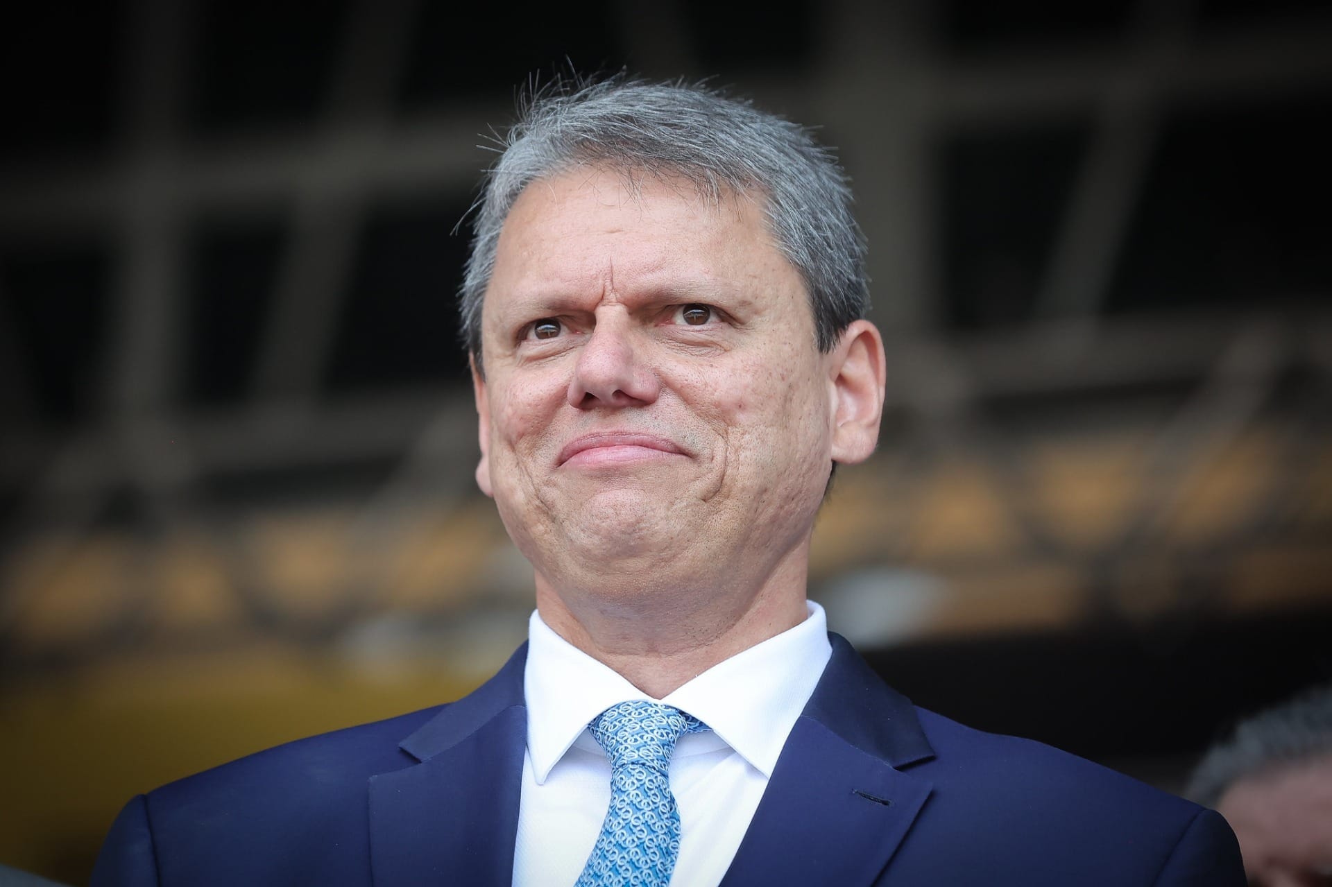 Tarcísio sobre Flávio mudar Constituição: "Algumas mudanças são necessárias"