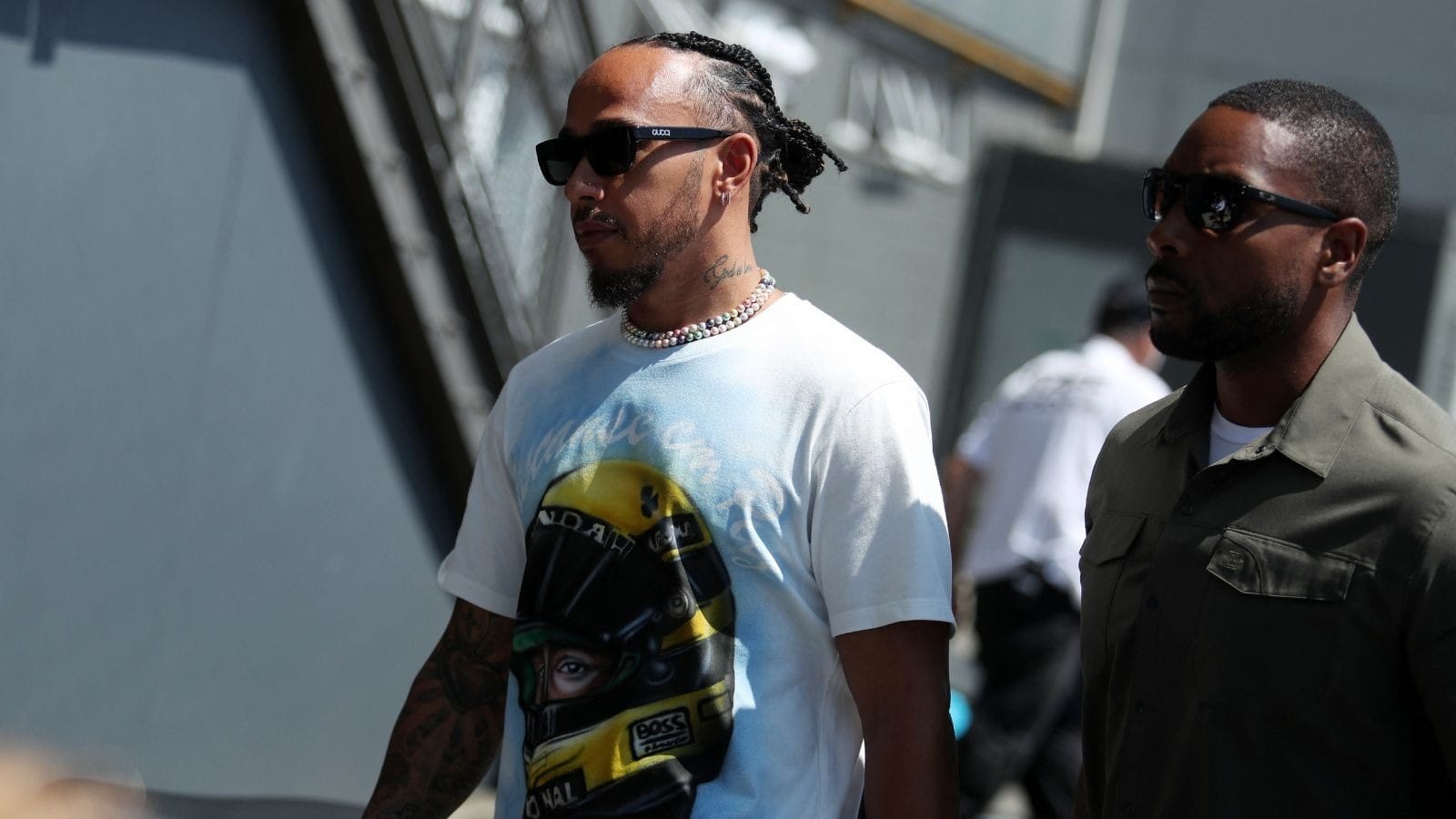 Lewis Hamilton chega a Ferrari com novo staff e agenda particular de testes