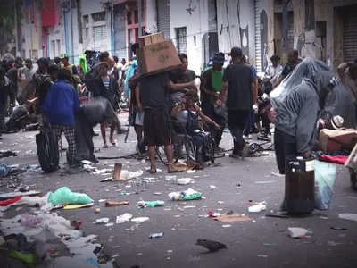 "Fluxo" na via principal da Cracolândia registra redução; moradores relatam novas concentrações