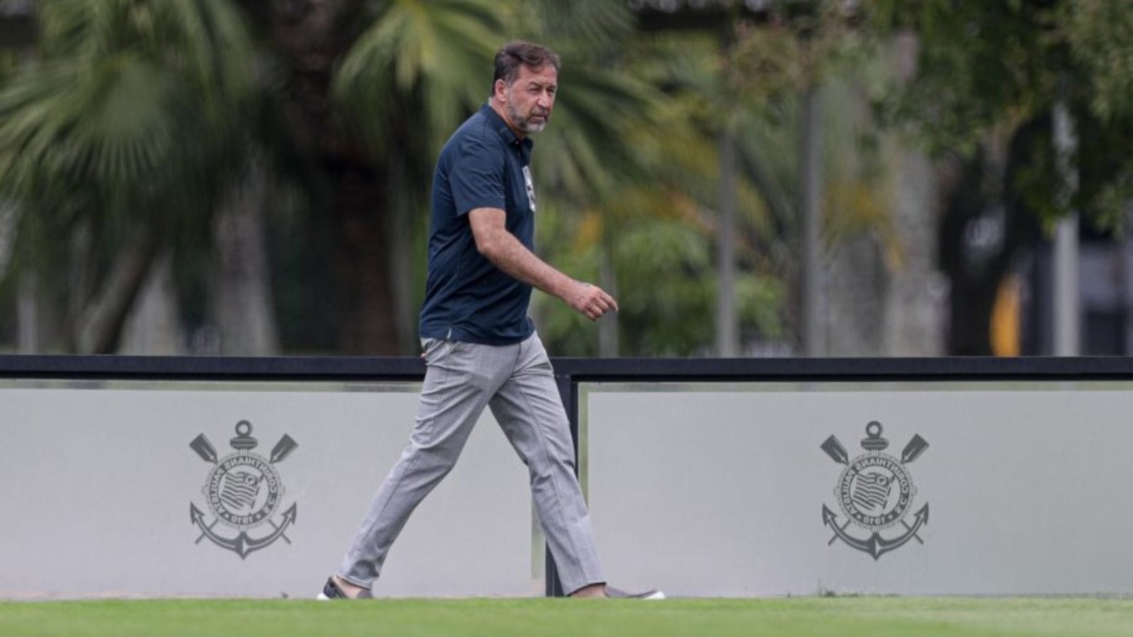 Conselho deliberativo afasta Augusto Melo da presidência do Corinthians