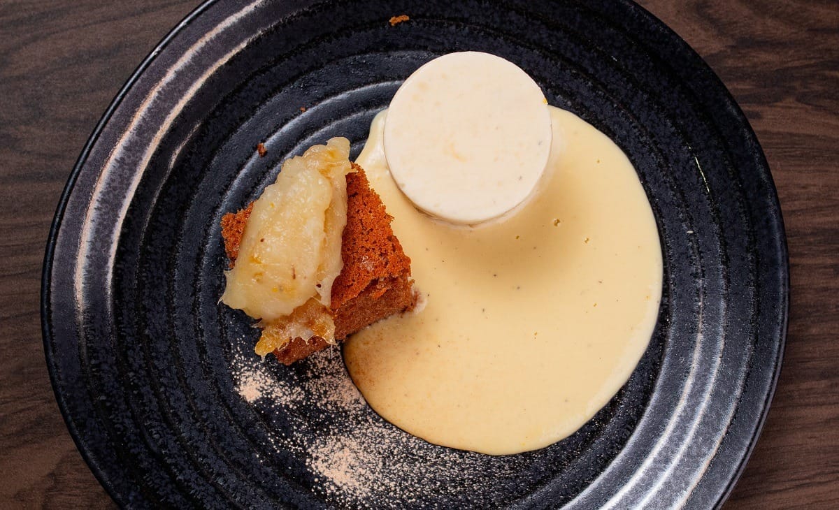 Bolo com diplomata e creme de confeiteiro de babaçu | Band Receitas