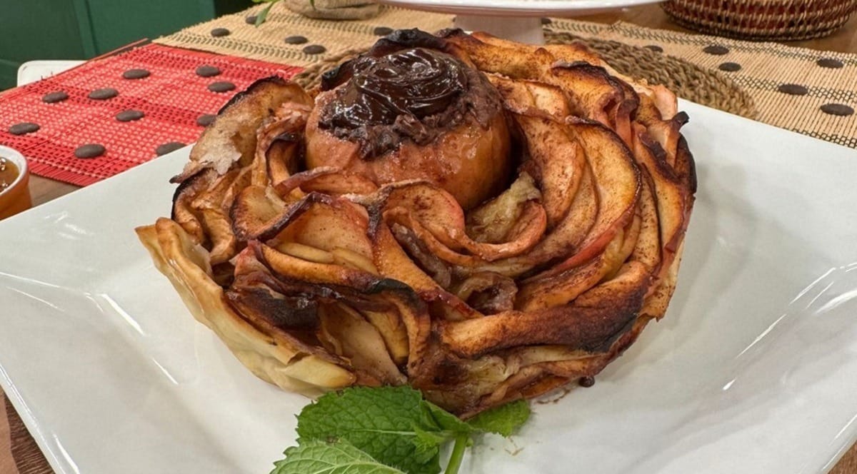 Torta de maçã decorada | Band Receitas