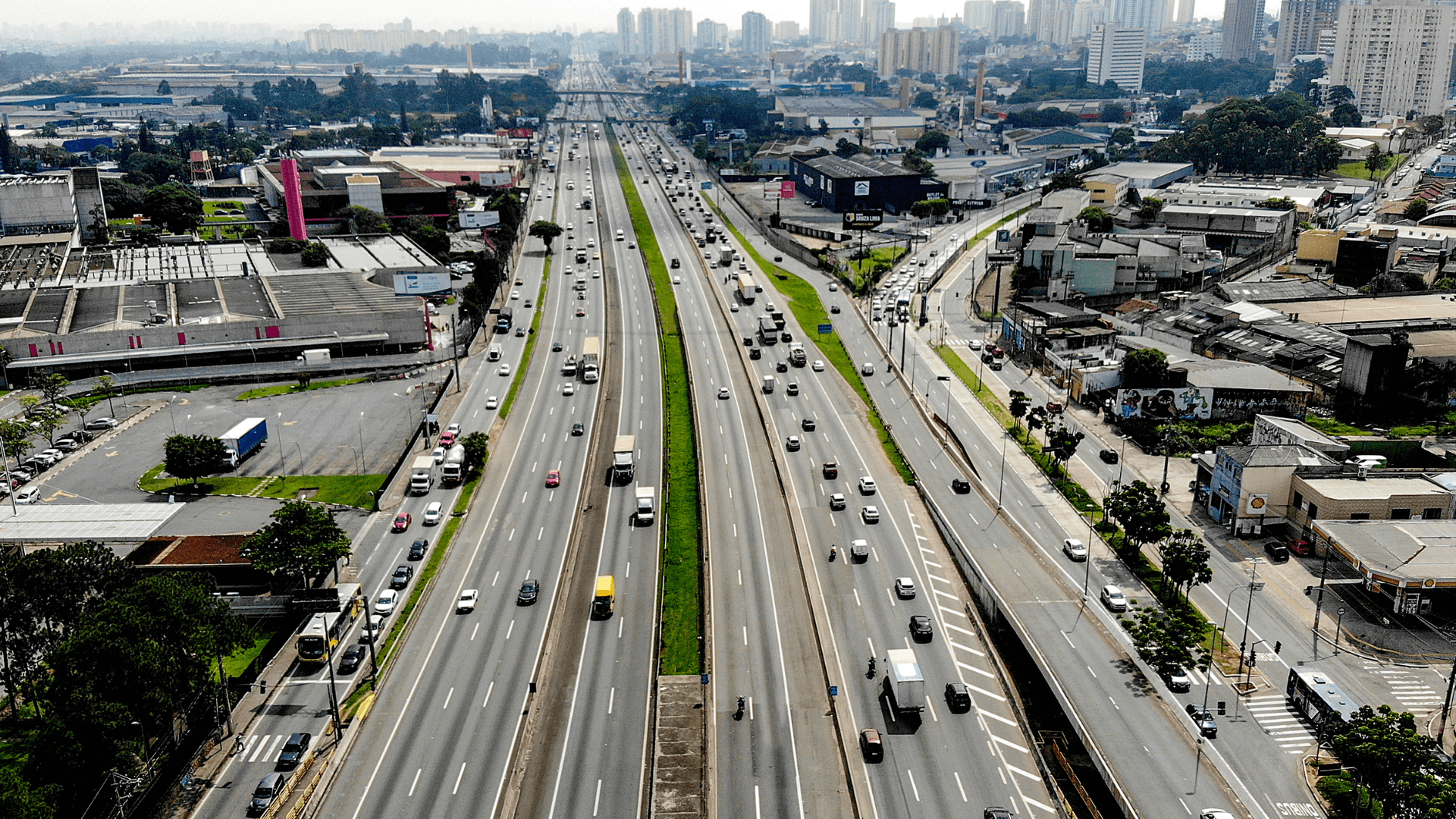 Via Dutra e Rio-Santos devem receber mais de 1,6 milhão de veículos durante feriado prolongado