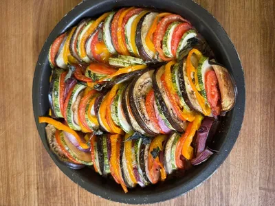 Ratatouille: chef ensina molho secreto para transformar clássico francês