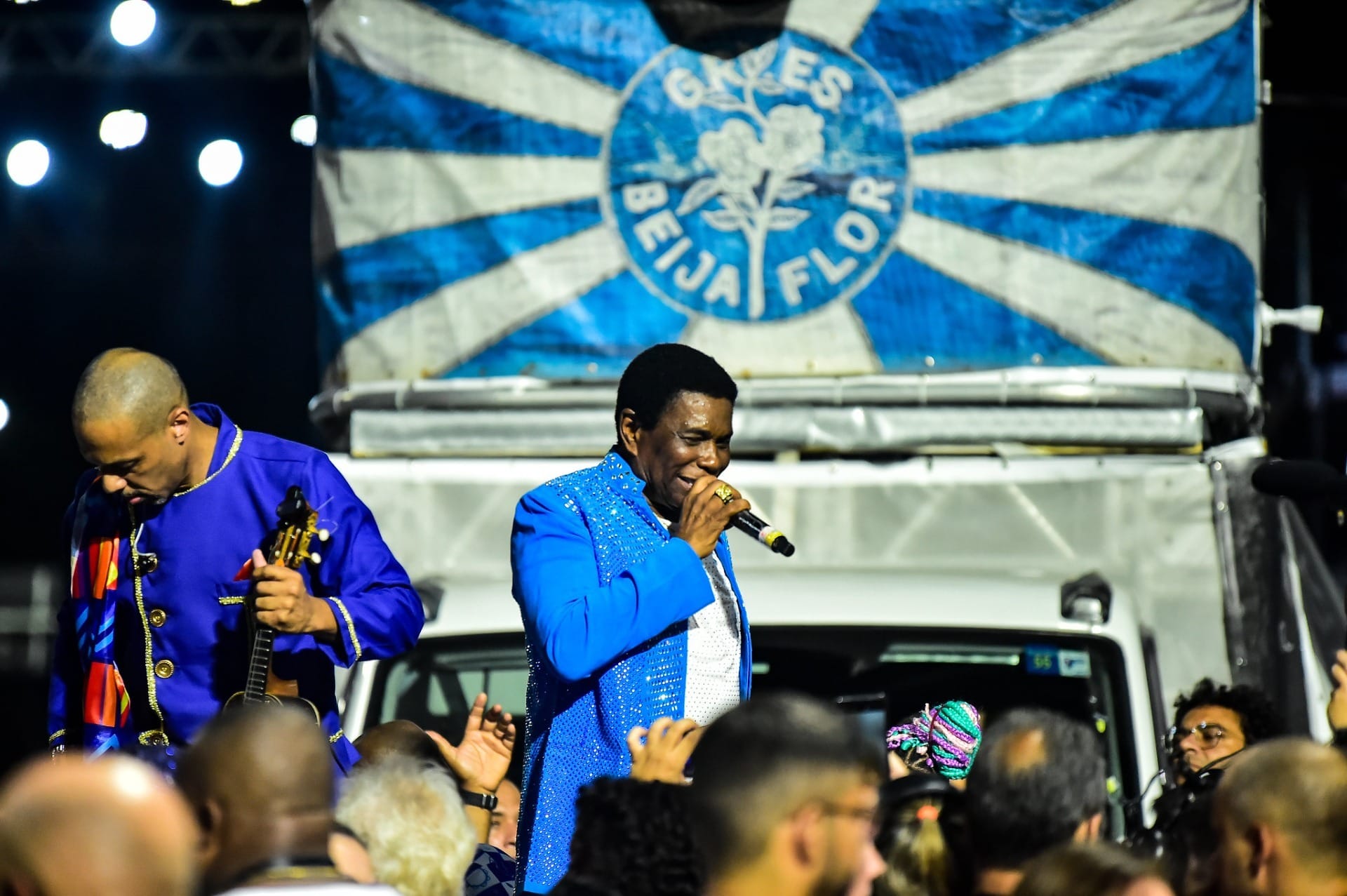 Com quase 50 anos de Carnaval, Neguinho da Beija-Flor anuncia despedida como intérprete em 2025