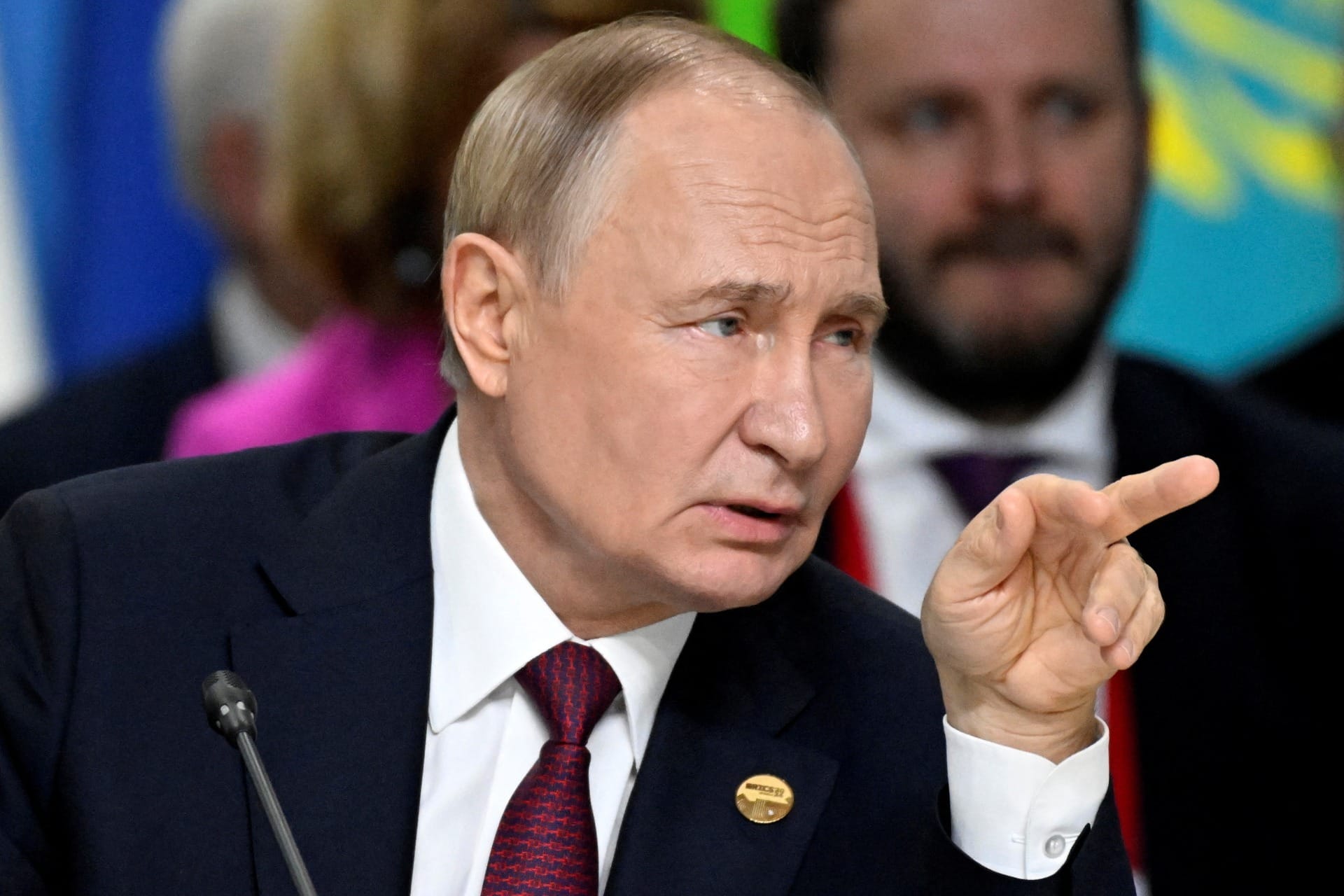 Putin diz que apoia cessar-fogo com a Ucrânia, mas quer discutir acordo com os EUA