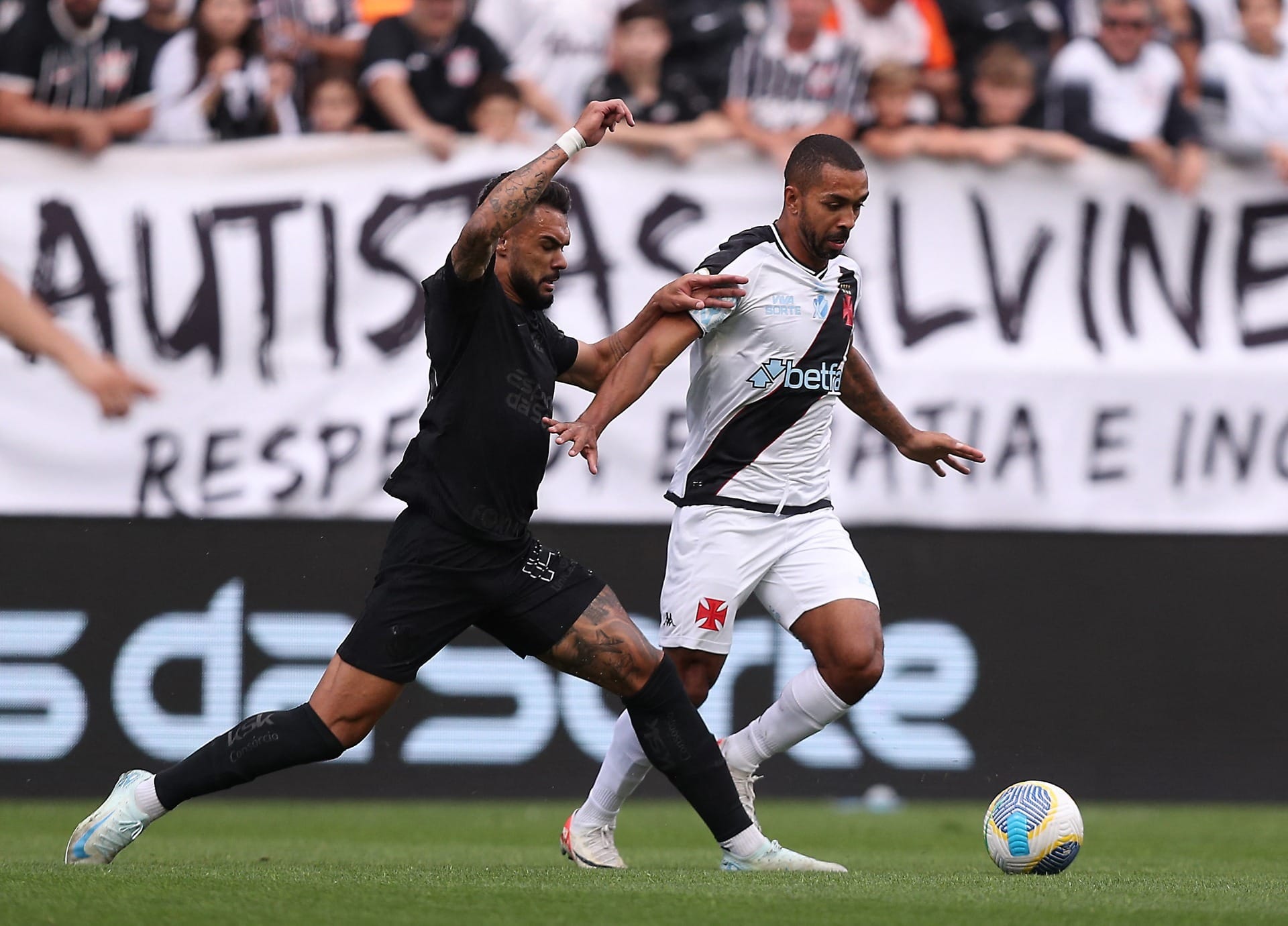 Corinthians e Vasco iniciam disputa por título da Copa do Brasil